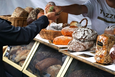 Nelson Reisetipps, Neuseeland - deutsches Brot auf dem Markt