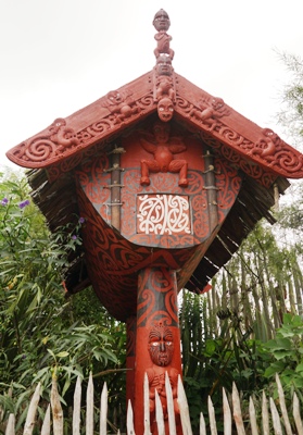 Waikato Reise-Tipps - Maori-Haus in den Hamilton Gardens