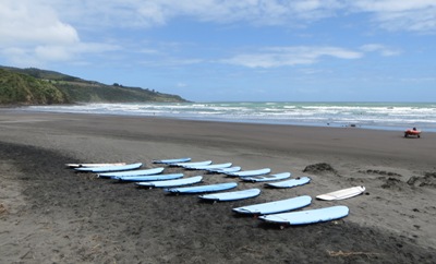 Best beaches in New Zealand: Raglan Surf beach